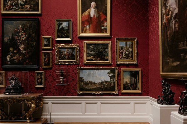 How can UK museums use data analytics to improve visitor engagement?